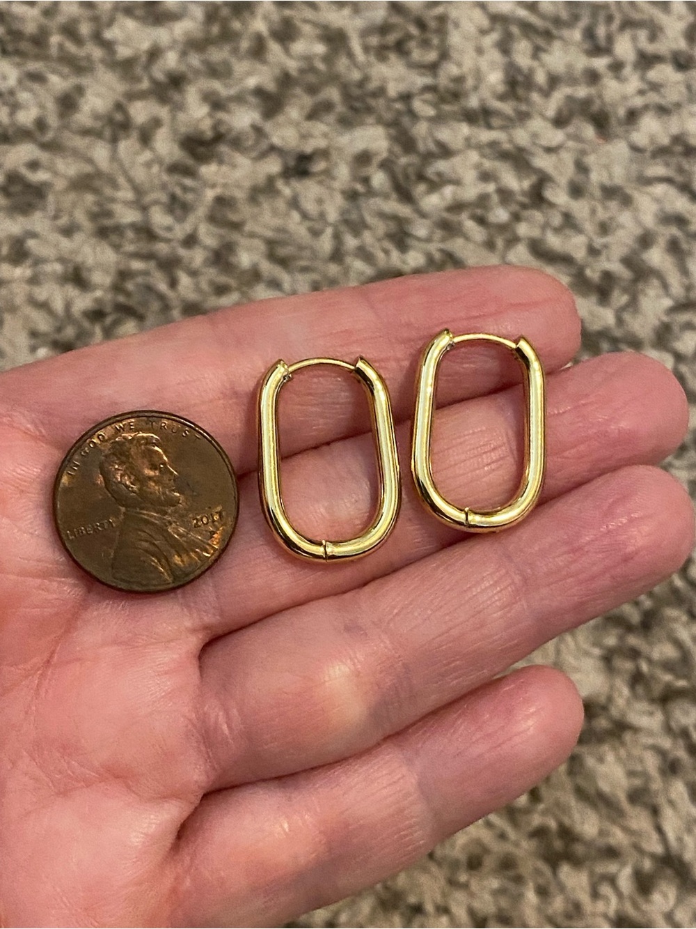 Gold Oval Huggie Hoop Earrings - Classic Women's Jewelry